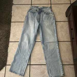 Abercrombie 90s straight high-rise jeans